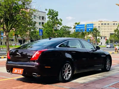 Jaguar XJ