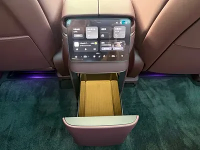 Nio ES8