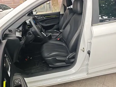 Roewe i5