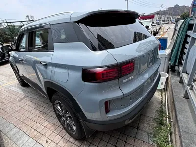 Geely ICON