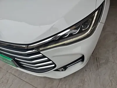 BYD MAX