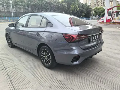 Roewe i5