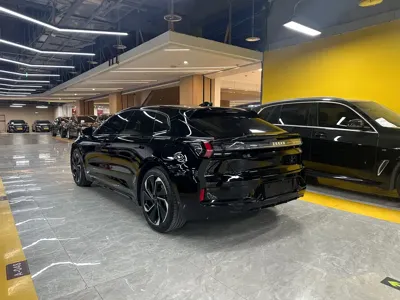 Zeekr 001