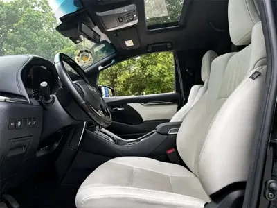 Lexus LM