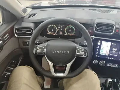 Lynk & Co 02