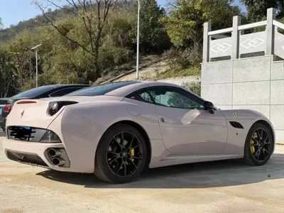 Ferrari California T