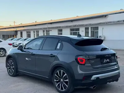 Lynk & Co 02