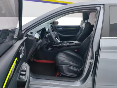 Roewe i5