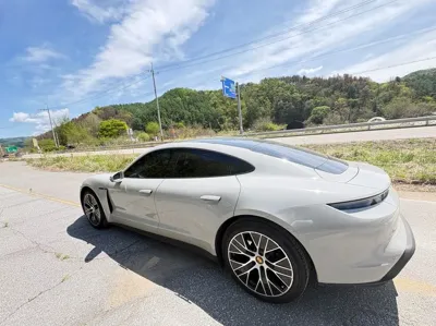 Porsche Taycan