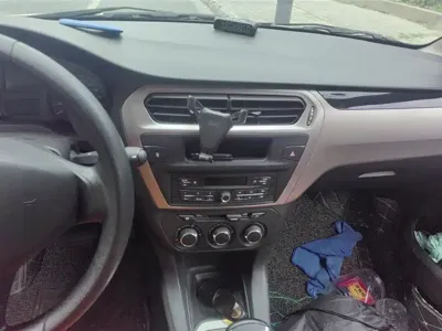 Peugeot 301