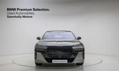 BMW i7