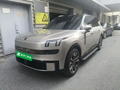 Lynk & Co 领克900