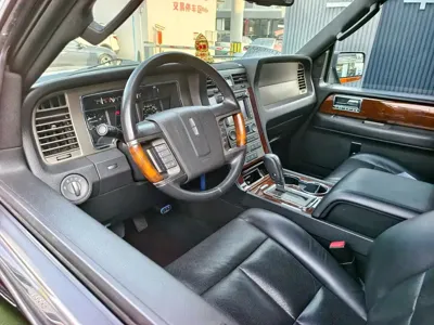 Lincoln Navigator