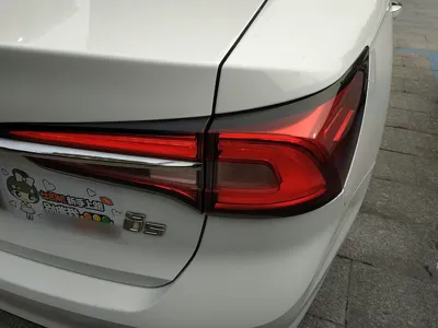 Roewe i5
