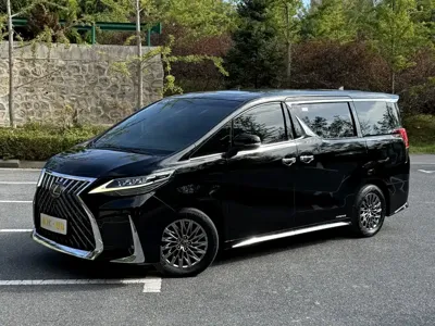 Lexus LM
