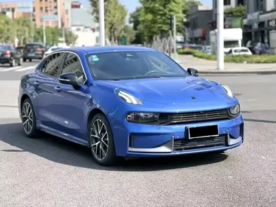Lynk & Co 03