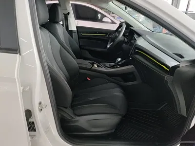 Roewe i5
