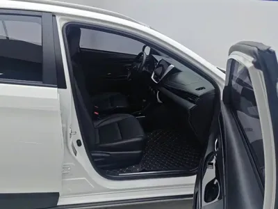 Toyota Yaris L