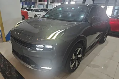 Lynk & Co 06