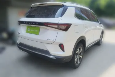 Wuling Asta