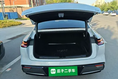 Geely Galaxy E8