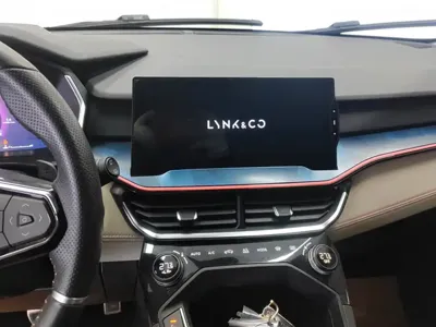 Lynk & Co 06