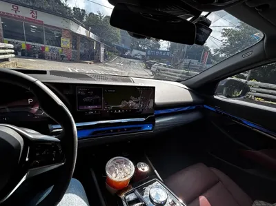 BMW i5