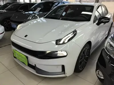 Lynk & Co 03