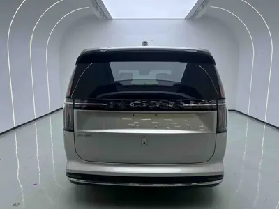 Volvo EM90