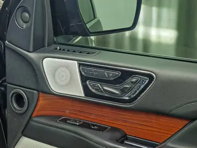 Lincoln Navigator
