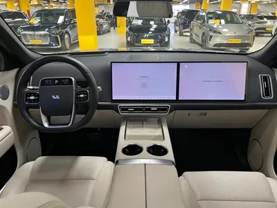 Li Auto Li L8