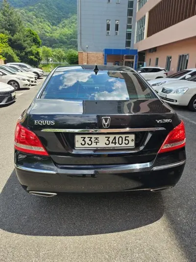 Hyundai Equus