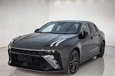 Lynk & Co 03