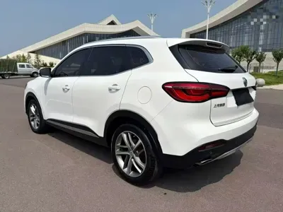 MG HS