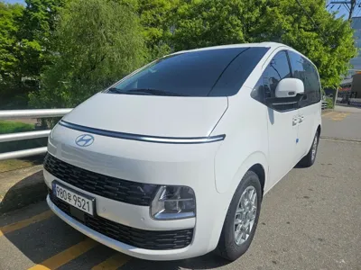 Hyundai Staria