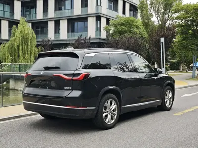 Nio ES8