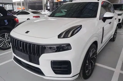 Lynk & Co 09