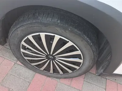 Toyota Yaris L