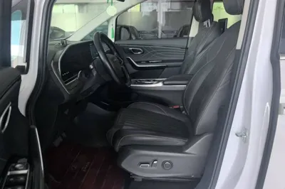 SAIC MAXUS G90