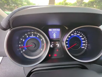 Hyundai Elantra (5th Generation