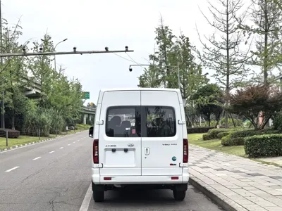 大通 V80