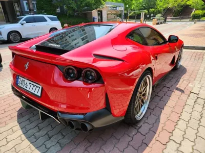 Ferrari 812