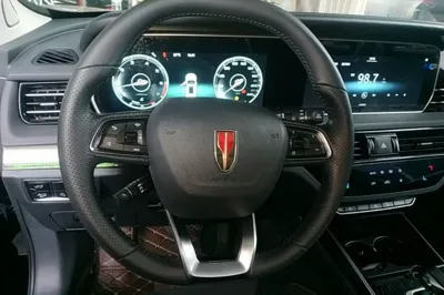 Hongqi HS5