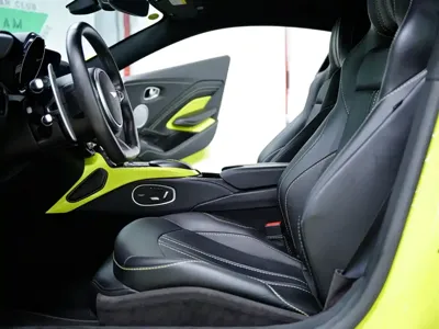 Aston Martin V8 Vantage