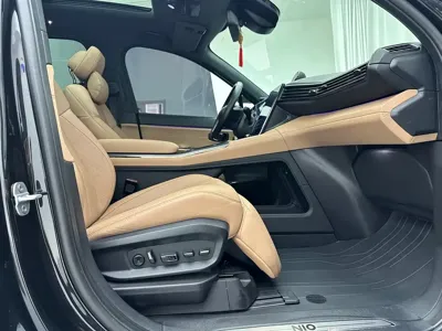 Nio ES8