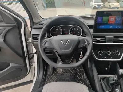 Wuling Hongguang S3