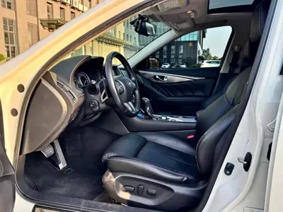 Infiniti Q50L