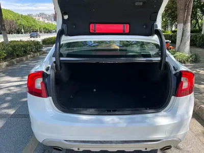 Volvo S60 (Import)