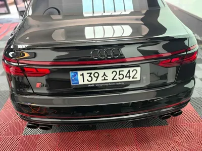 Audi S8
