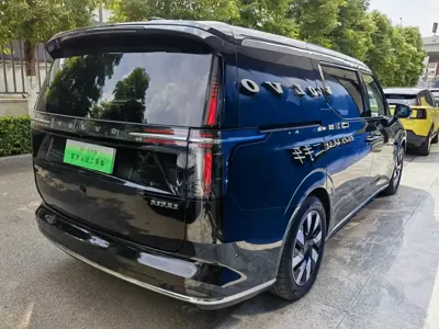 Volvo EM90